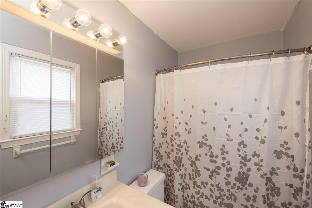 213 Sherwood Road Easley, SC 29640 - Photo 21 of 33