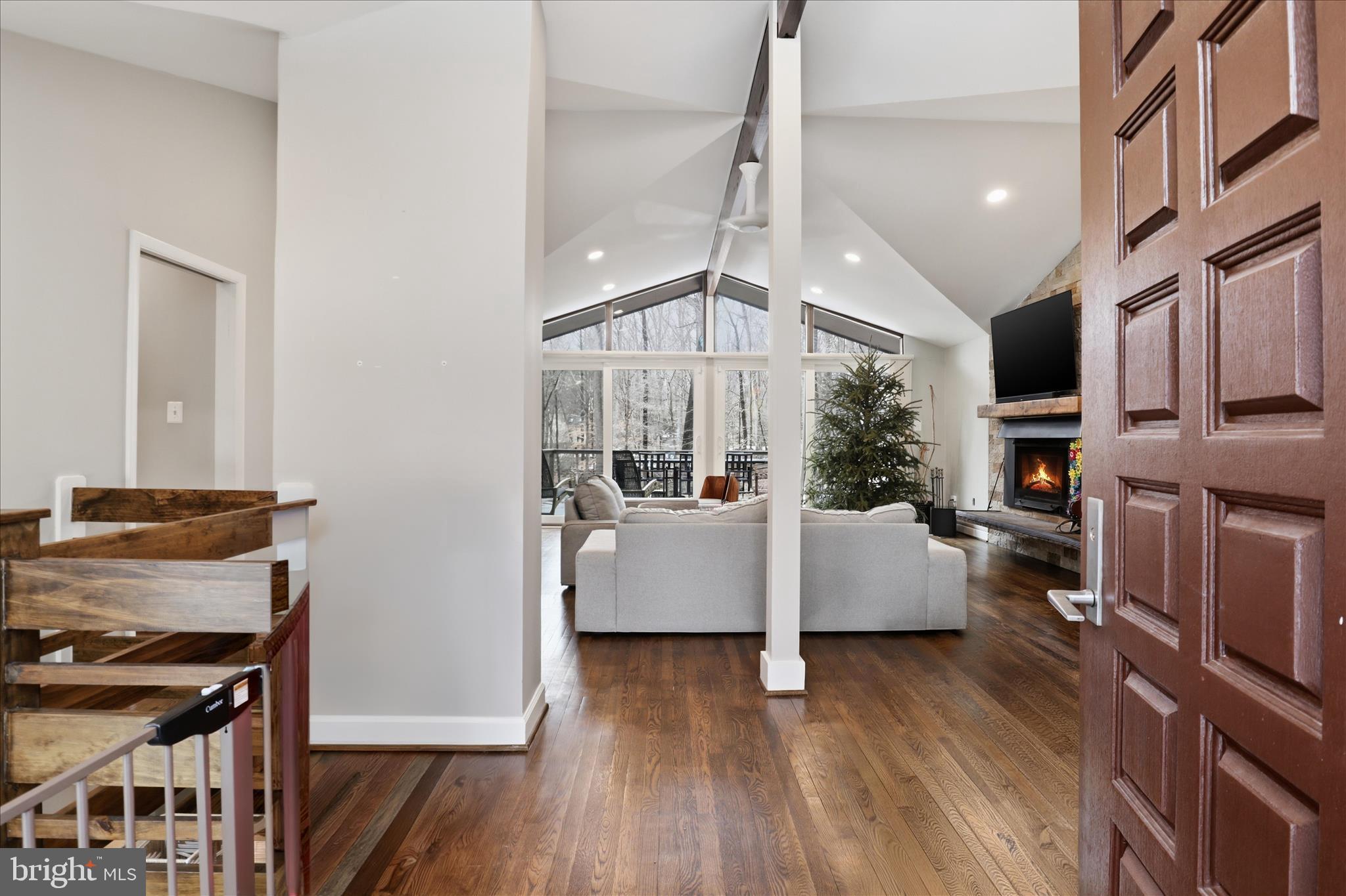 9508 Watts Road Great Falls, VA 22066 - Photo 2 of 41 Gallery Image 2