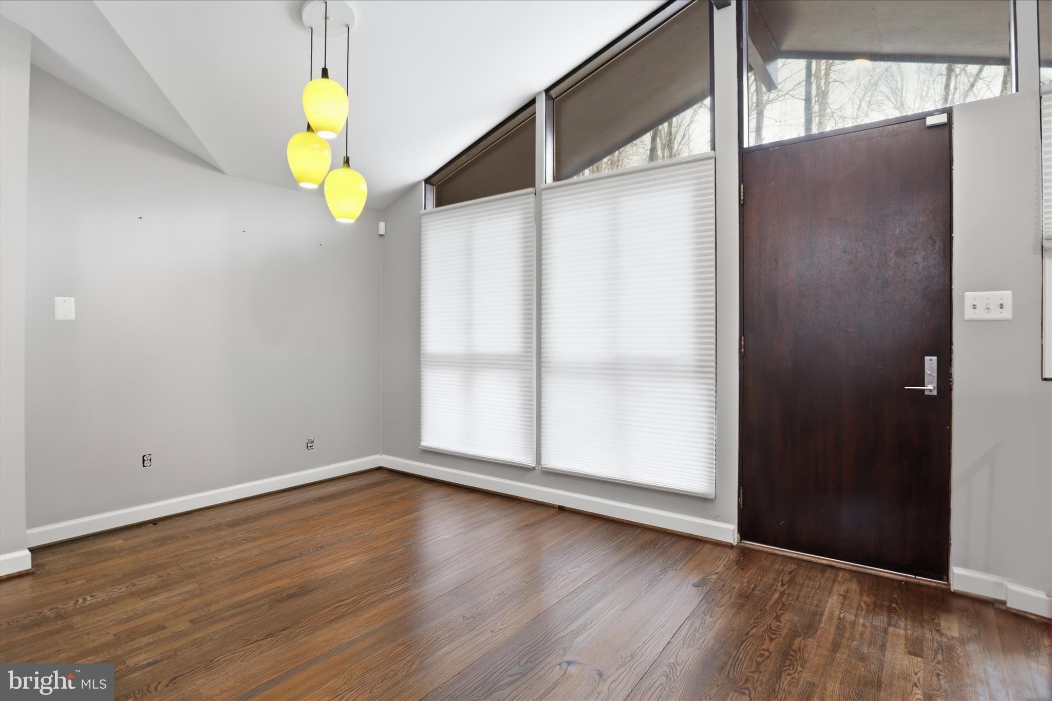 9508 Watts Road Great Falls, VA 22066 - Photo 3 of 41 Gallery Image 3