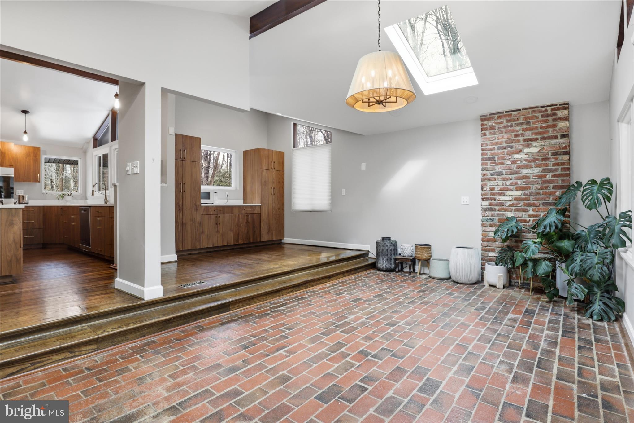 9508 Watts Road Great Falls, VA 22066 - Photo 6 of 41 Gallery Image 6