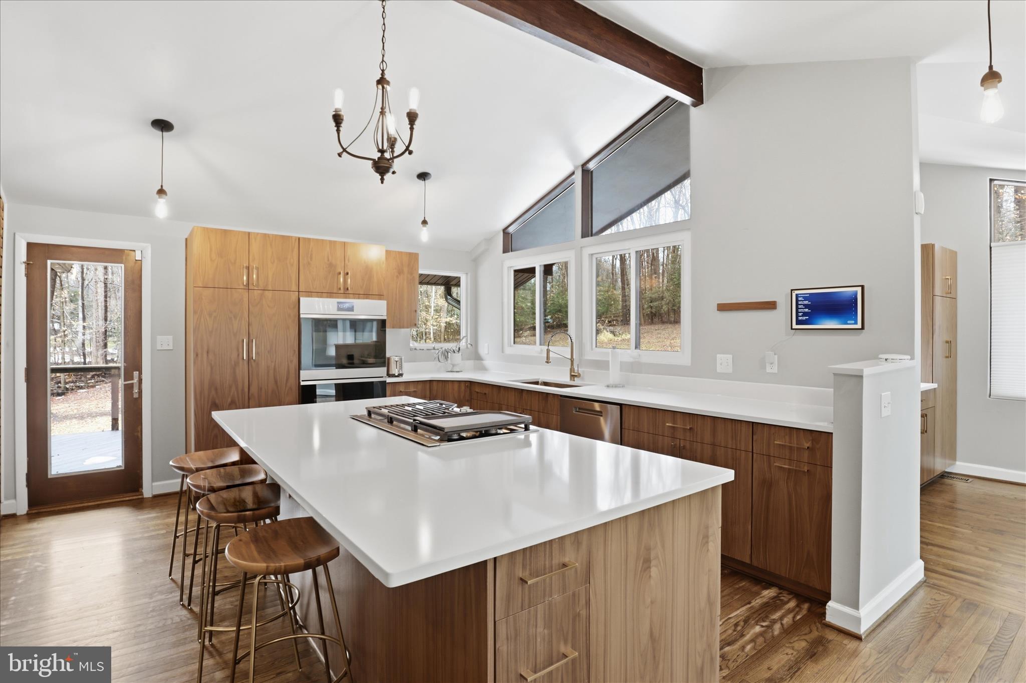 9508 Watts Road Great Falls, VA 22066 - Photo 9 of 41 Gallery Image 9