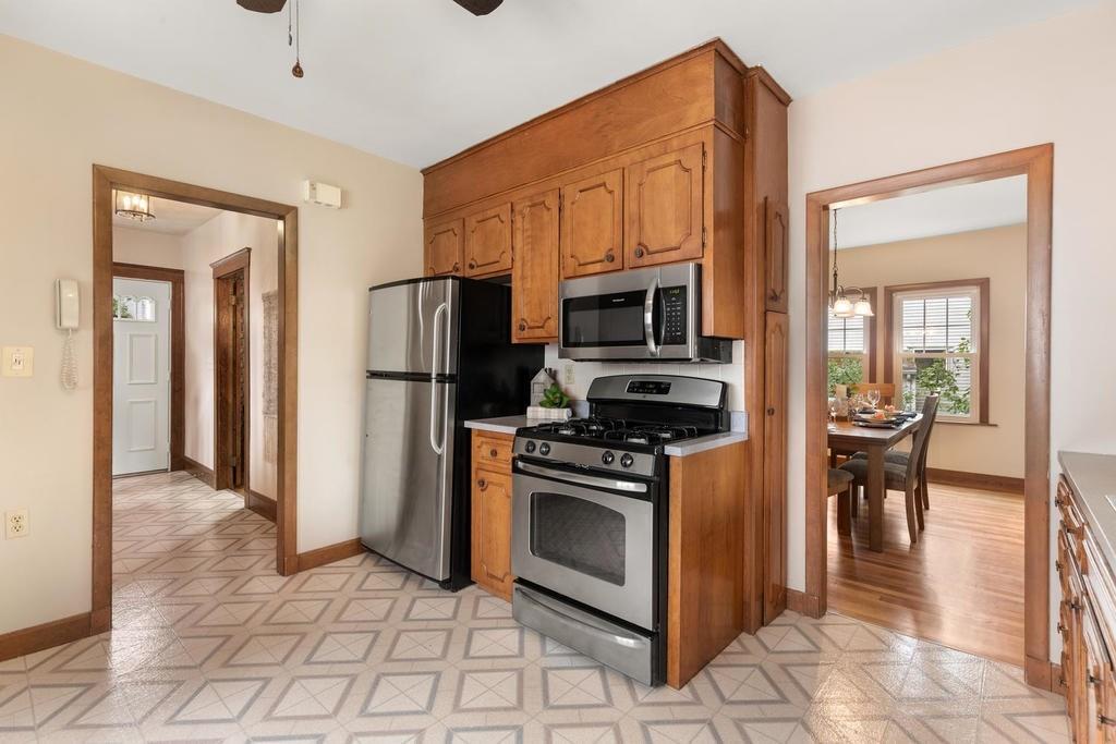 154 Ashcroft Road Medford, MA 02155 - Photo 14 of 32 Gallery Image 14