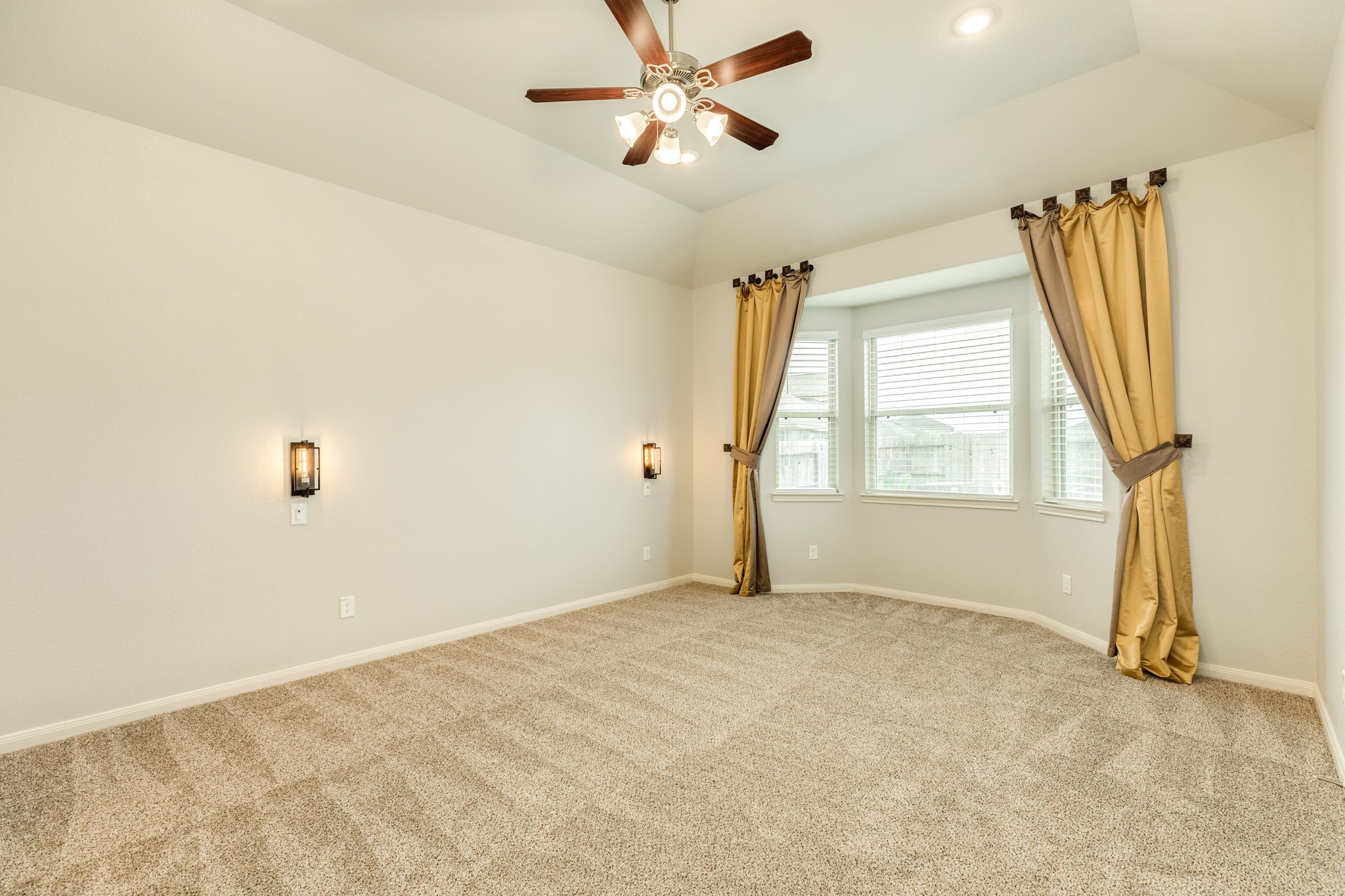 1702 Diamond Mountain Drive Rosharon, TX 77583 - Photo 11 of 30 Gallery Image 11