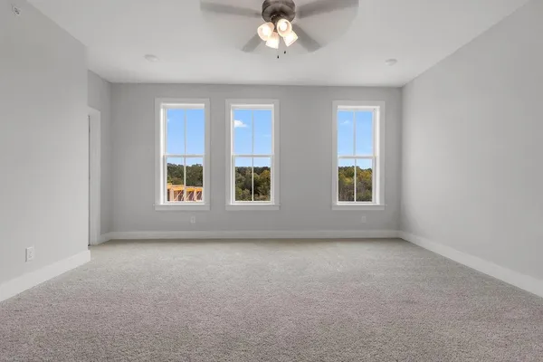 a view of empty room with window