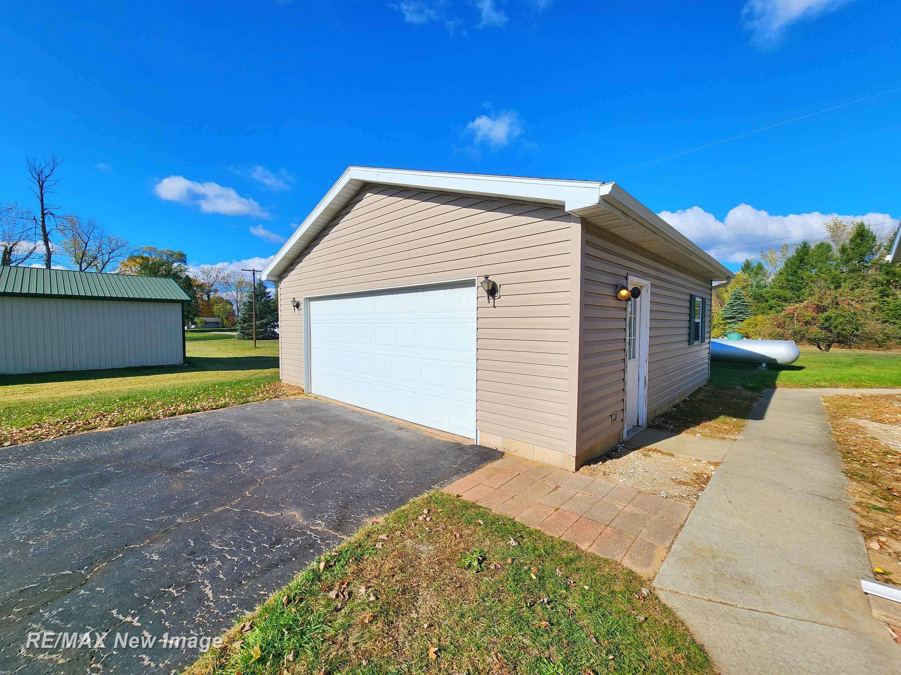 214 West Pinconning Road Pinconning, MI 48650 - Photo 41 of 42