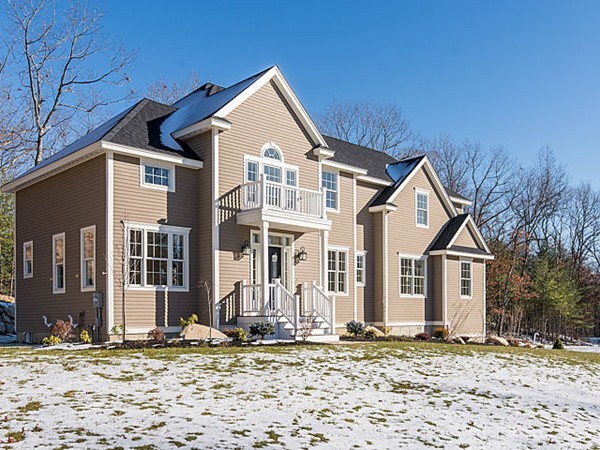 100 Ogunquit Road North Andover, MA 01845 - Photo 1 of 29 Gallery Image 1