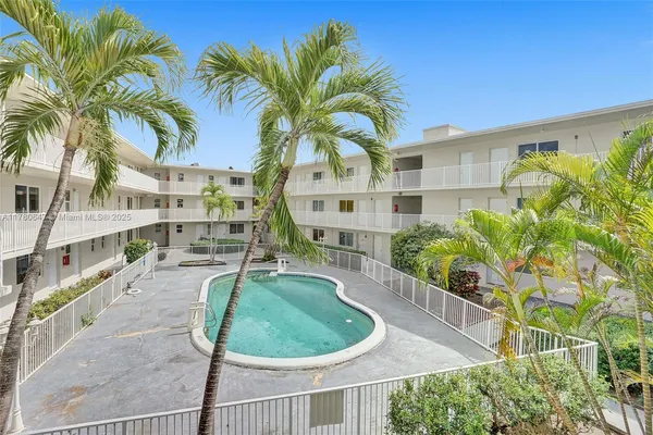 $2,200 | 1895 Venice Park Drive, Unit 16B, North Miami, FL 33181