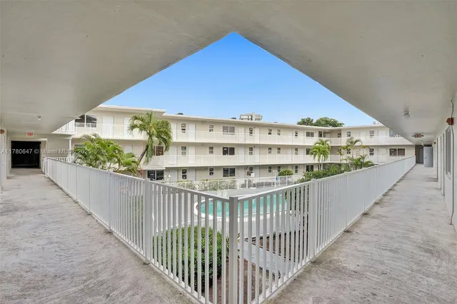 $2,200 | 1895 Venice Park Drive, Unit 16B, North Miami, FL 33181