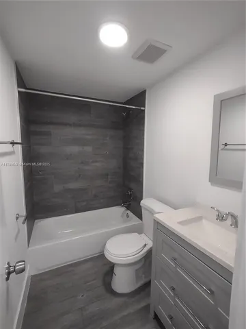 $2,200 | 1895 Venice Park Drive, Unit 16B, North Miami, FL 33181