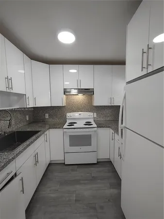 $2,200 | 1895 Venice Park Drive, Unit 16B, North Miami, FL 33181