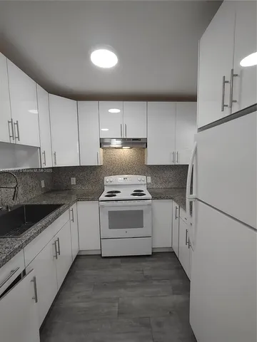 $2,200 | 1895 Venice Park Drive, Unit 16B, North Miami, FL 33181