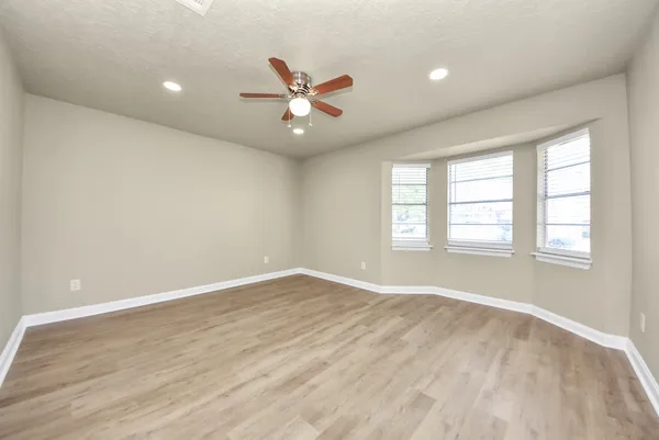 $289,900 | 205 Cole Street, Webster, TX 77598