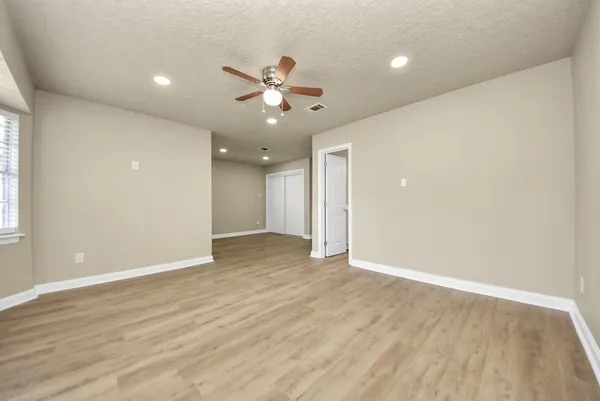 $289,900 | 205 Cole Street, Webster, TX 77598