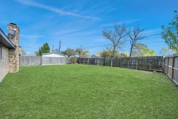 $289,900 | 205 Cole Street, Webster, TX 77598