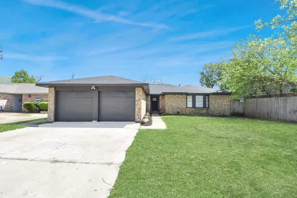 $289,900 | 205 Cole Street, Webster, TX 77598