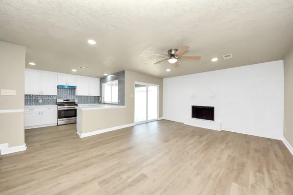 $289,900 | 205 Cole Street, Webster, TX 77598