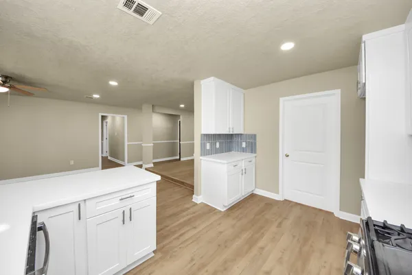 $289,900 | 205 Cole Street, Webster, TX 77598