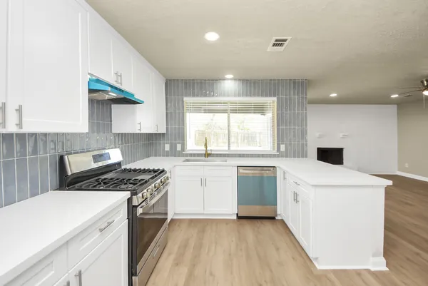 $289,900 | 205 Cole Street, Webster, TX 77598