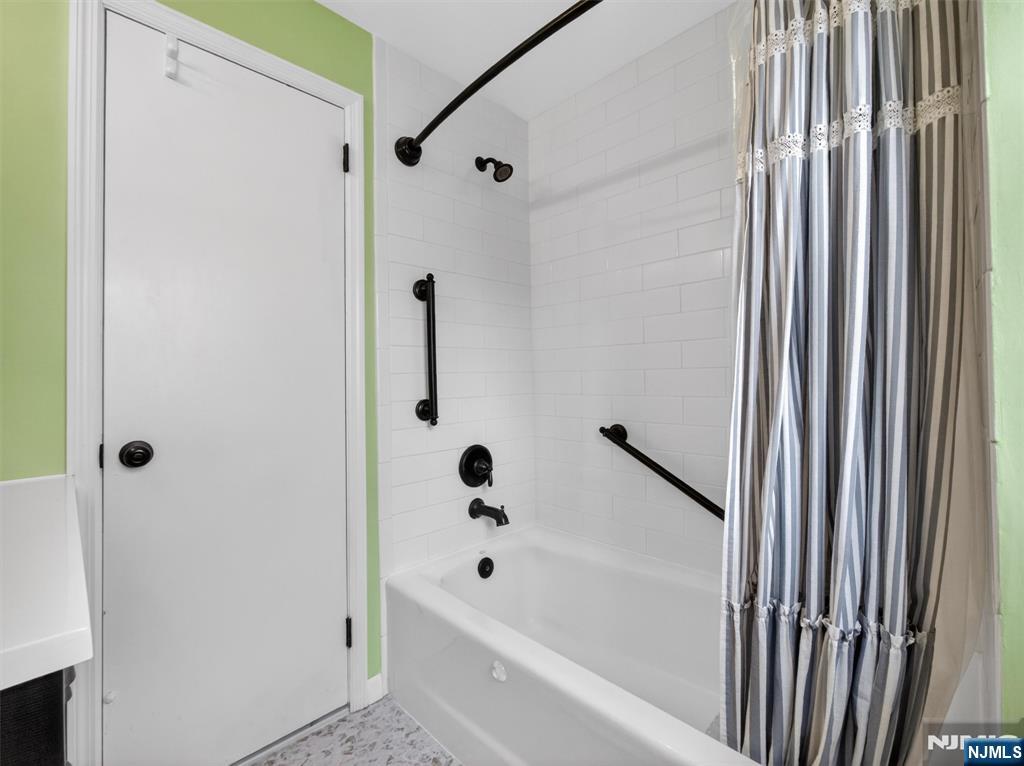247 Steilen Avenue Ridgewood, NJ 07450 - Photo 14 of 30