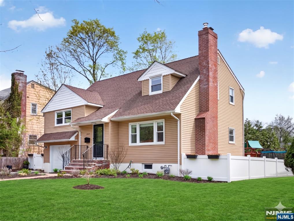 247 Steilen Avenue Ridgewood, NJ 07450 - Photo 2 of 30