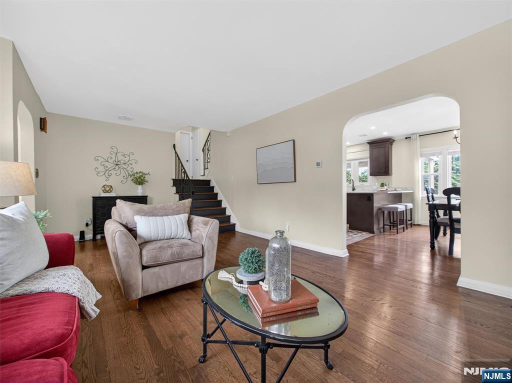 247 Steilen Avenue Ridgewood, NJ 07450 - Photo 3 of 30