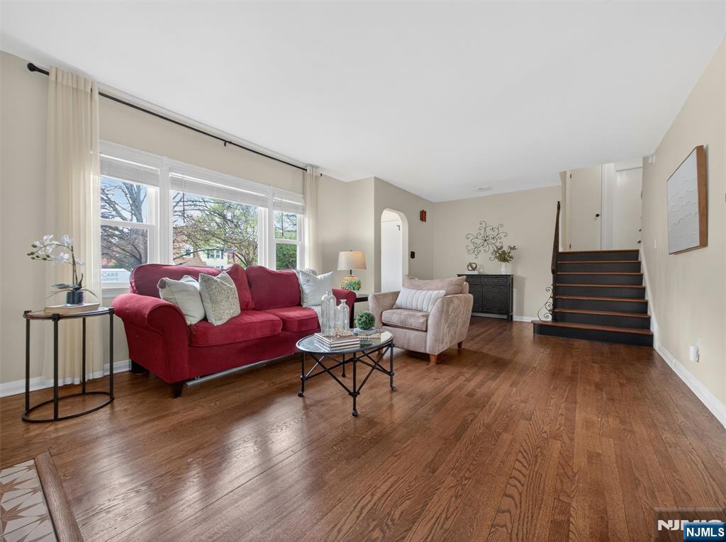 247 Steilen Avenue Ridgewood, NJ 07450 - Photo 10 of 30