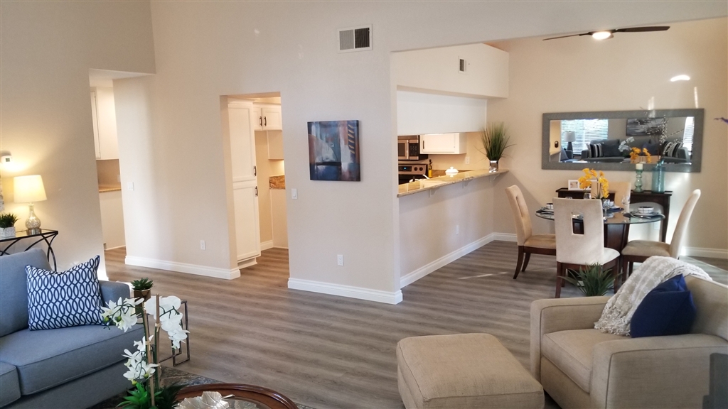 8991 Circle R View Lane Escondido, CA 92026 - Photo 8 of 25 Gallery Image 8