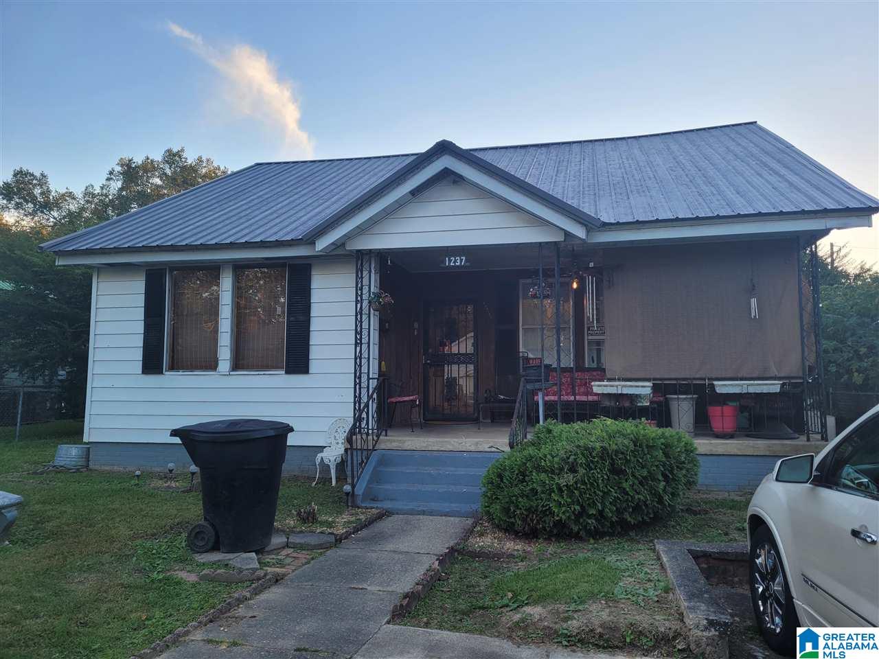 1237 Grant Avenue Gadsden, AL 35903 - Photo 1 of 17