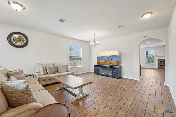 $399,000 | 5606 Fenton Lane, Belton, TX 76513