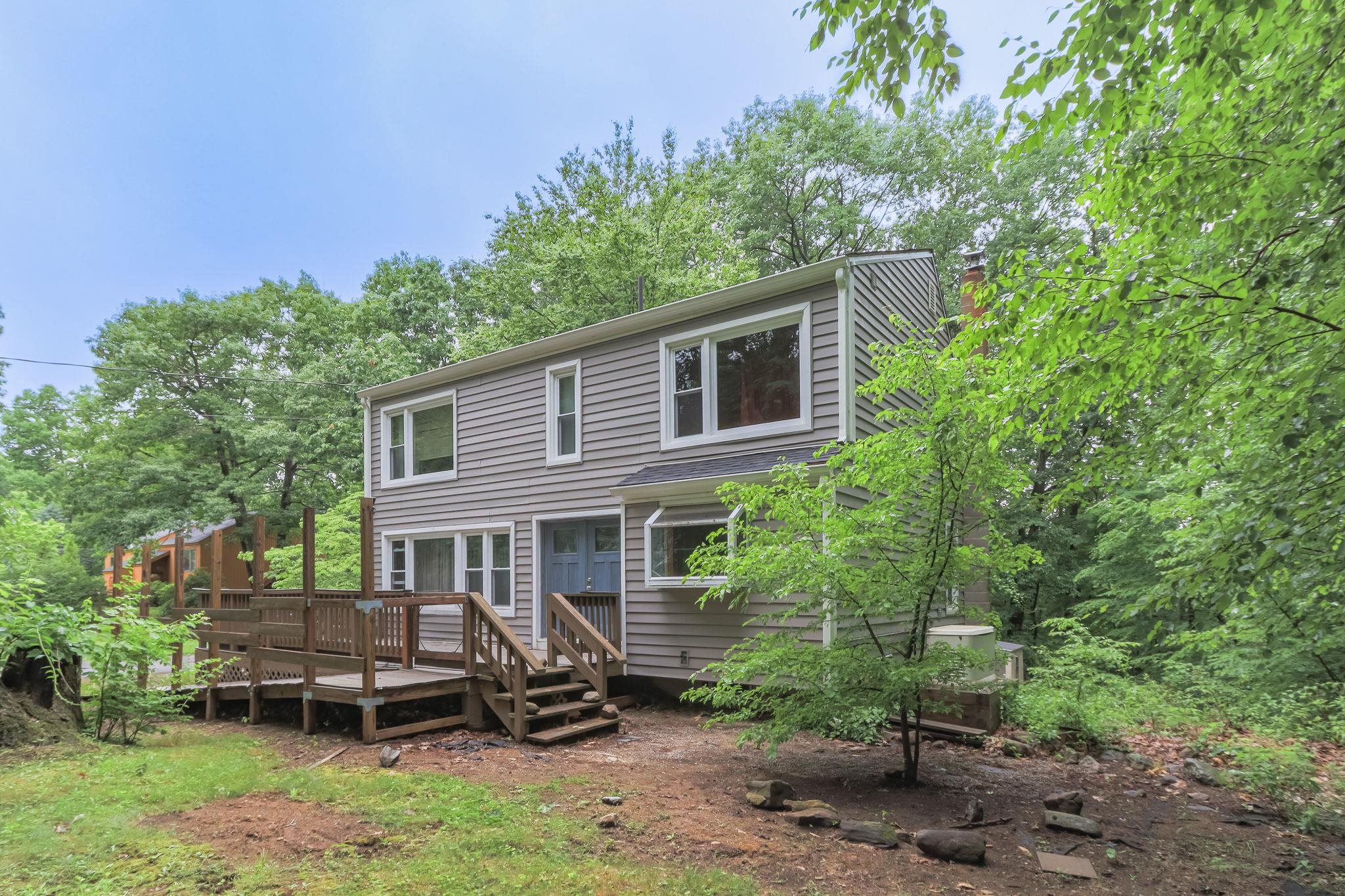 20 Redfield Circle Derry, NH 03038 - Photo 4 of 54