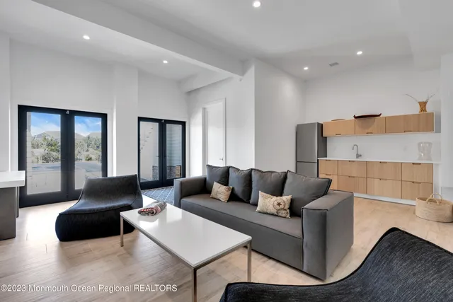 $40,000 | 1125 North Ocean Avenue, Mantoloking, NJ 08738