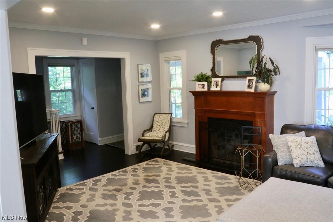 2452 Eaton Road Cleveland, OH 44118 - Photo 9 of 35 Gallery Image 9