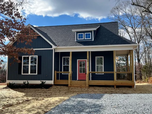 $299,900 | 194 Triple Oak Circle, Madison Heights, VA 24572