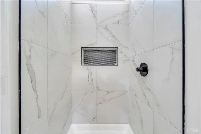 $299,900 | 194 Triple Oak Circle, Madison Heights, VA 24572