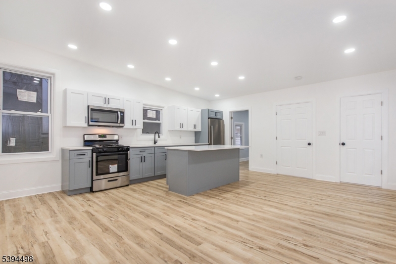 168 North Main Street Paterson, NJ 07522 - Photo 3 of 27