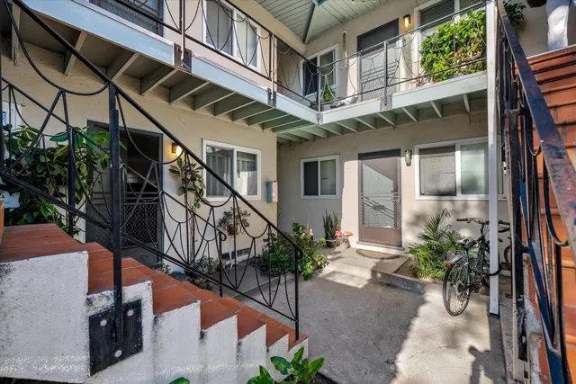 $3,950,000 | 333 East Carrillo Street, Santa Barbara, CA 93101