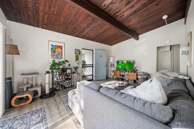 $3,950,000 | 333 East Carrillo Street, Santa Barbara, CA 93101