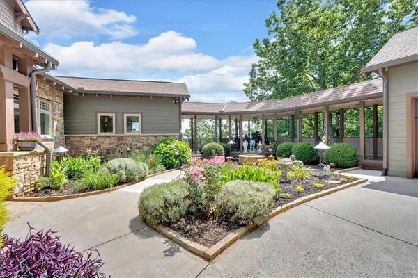 $1,550,000 | 52 Waterside Drive Southeast, Cartersville, GA 30121