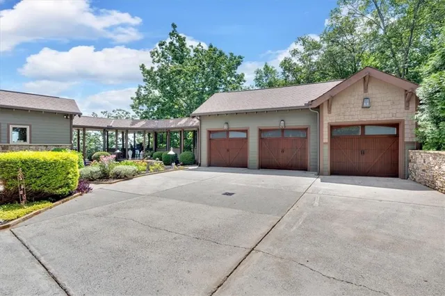 $1,600,000 | 52 Waterside Drive Southeast, Cartersville, GA 30121