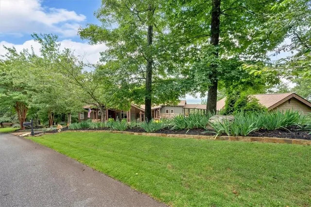 $1,600,000 | 52 Waterside Drive Southeast, Cartersville, GA 30121