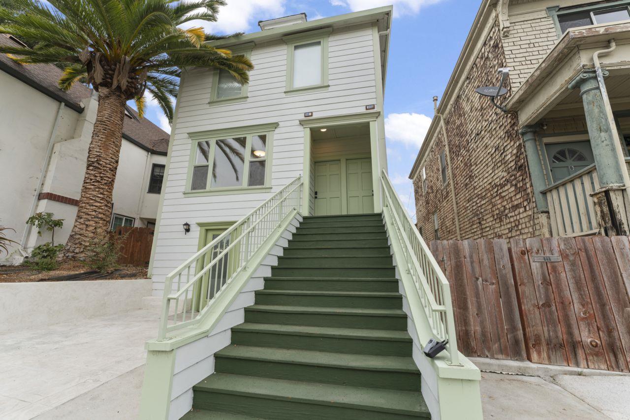a view of entryway with a front door