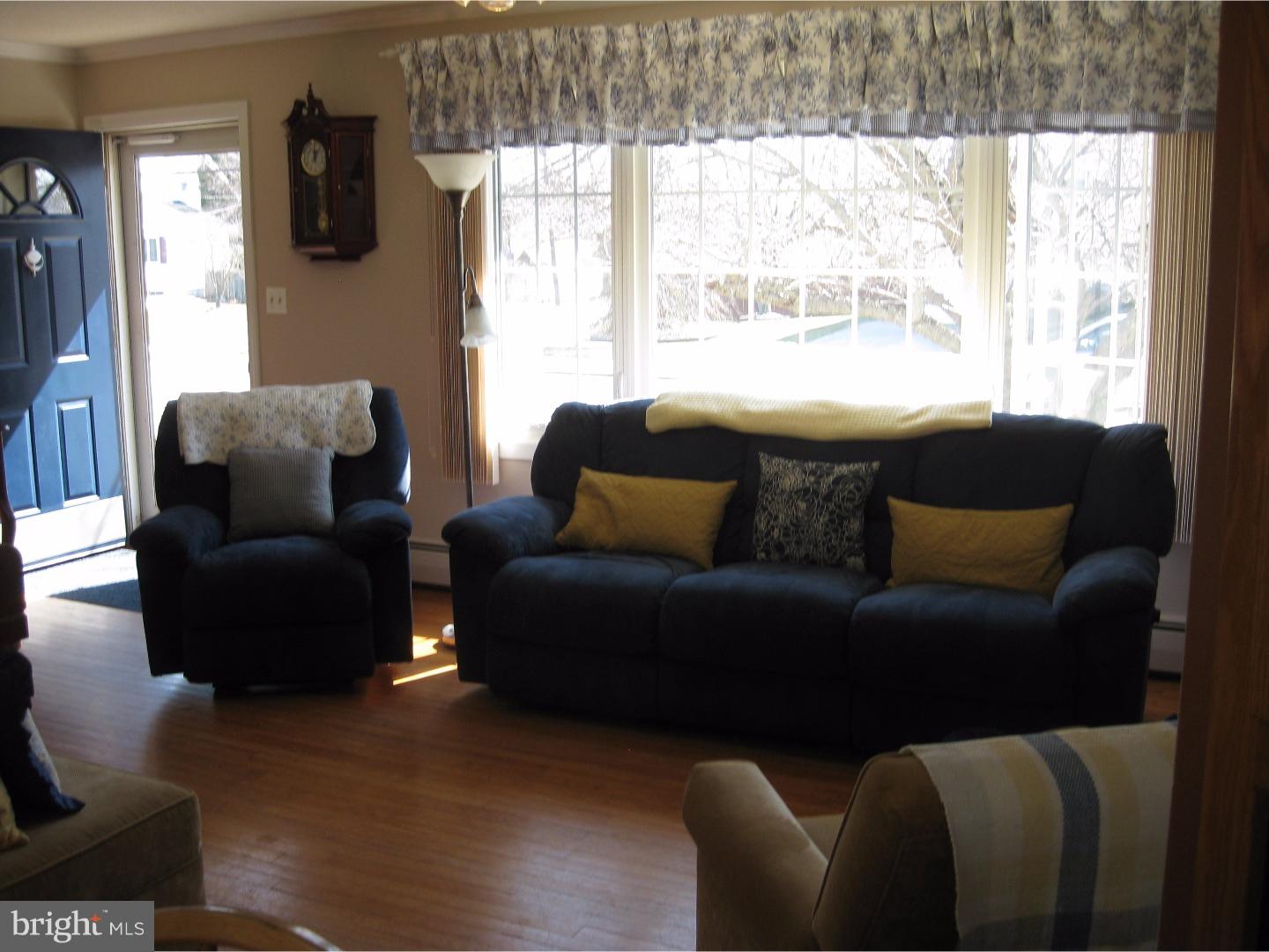37 Elmont Road Hamilton, NJ 08610 - Photo 5 of 24