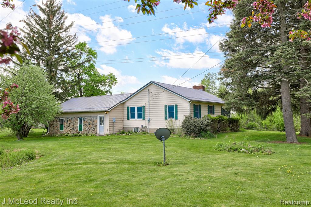 69 West Snover Road Mayville, MI 48744 - Photo 3 of 46 Gallery Image 3