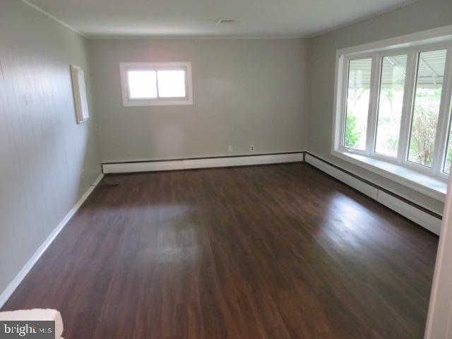45 Carlisle Road Newark, DE 19713 - Photo 3 of 21 Living Room