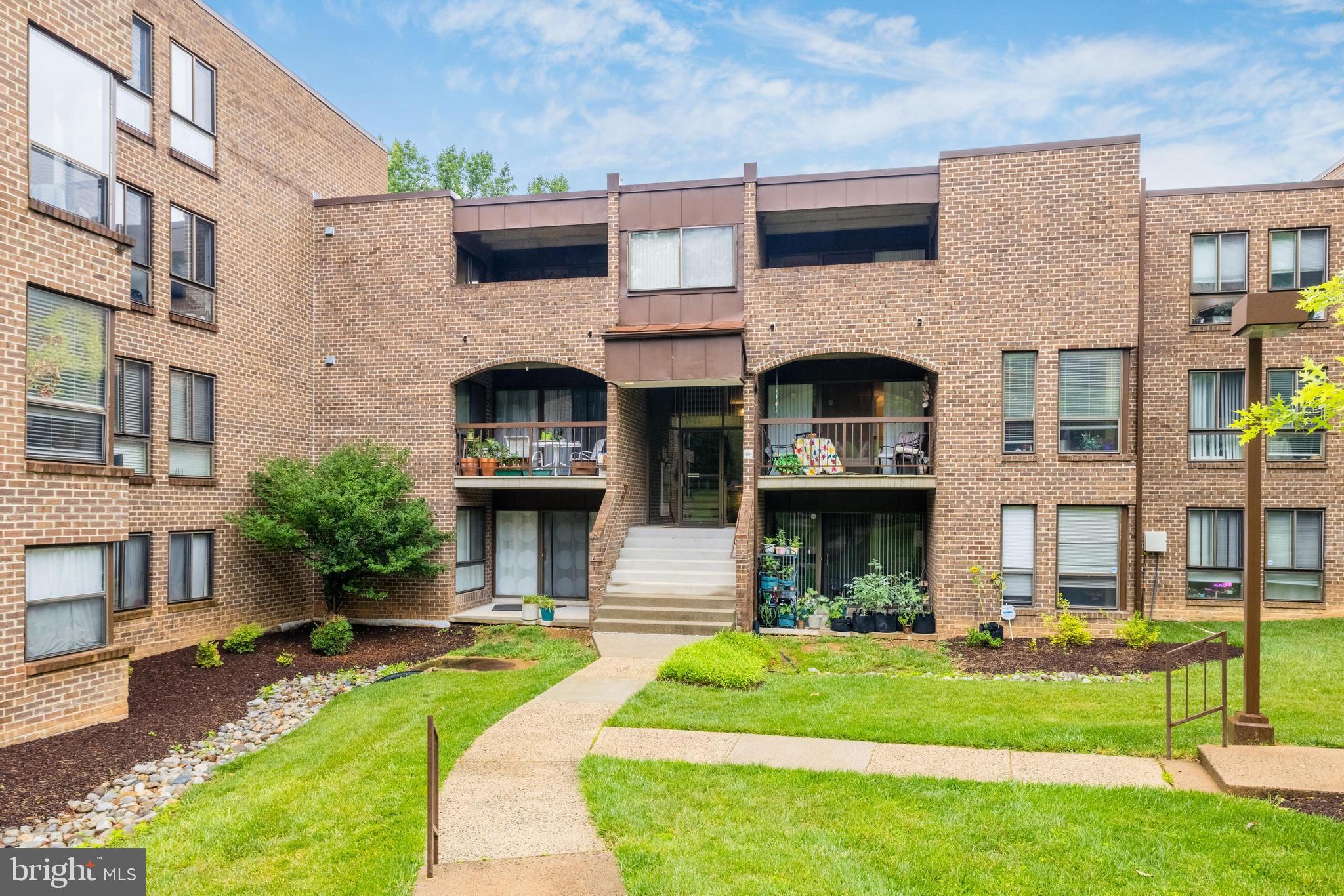 11244 Chestnut Grove Square, Unit 255 Reston, VA 20190 - Photo 1 of 37 Exterior Front