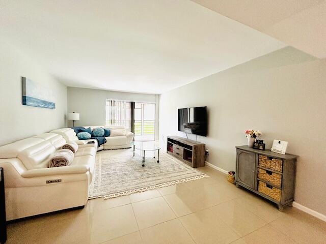 23370 Carolwood Lane Boca Raton, FL 33428 - Photo 4 of 16 Living room 2