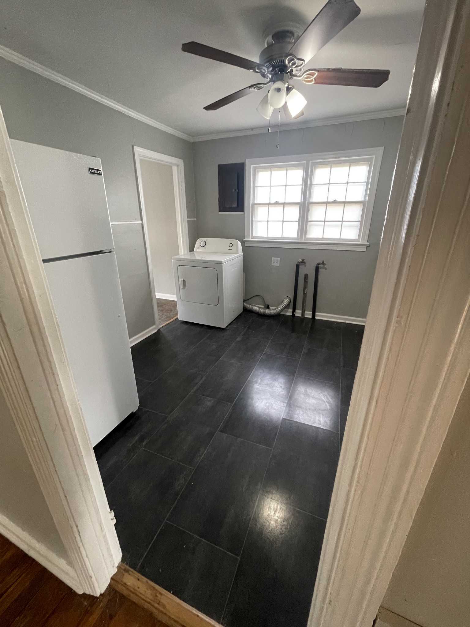 637 Cleveland Street Pulaski, TN 38478 - Photo 5 of 13