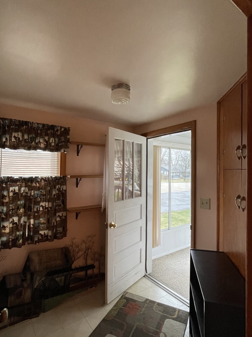210 South Main Street Herscher, IL 60941 - Photo 16 of 23 a view of livingroom with furniture
