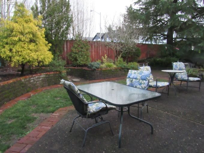 150 Southeast Palmblad Drive Gresham, OR 97080 - Photo 34 of 36 a roof view with a seating space