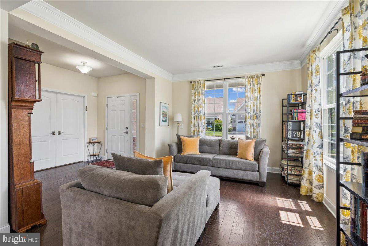 20 Montclaire Road Medford, NJ 08055 - Photo 8 of 34 Bright and inviting living space.
